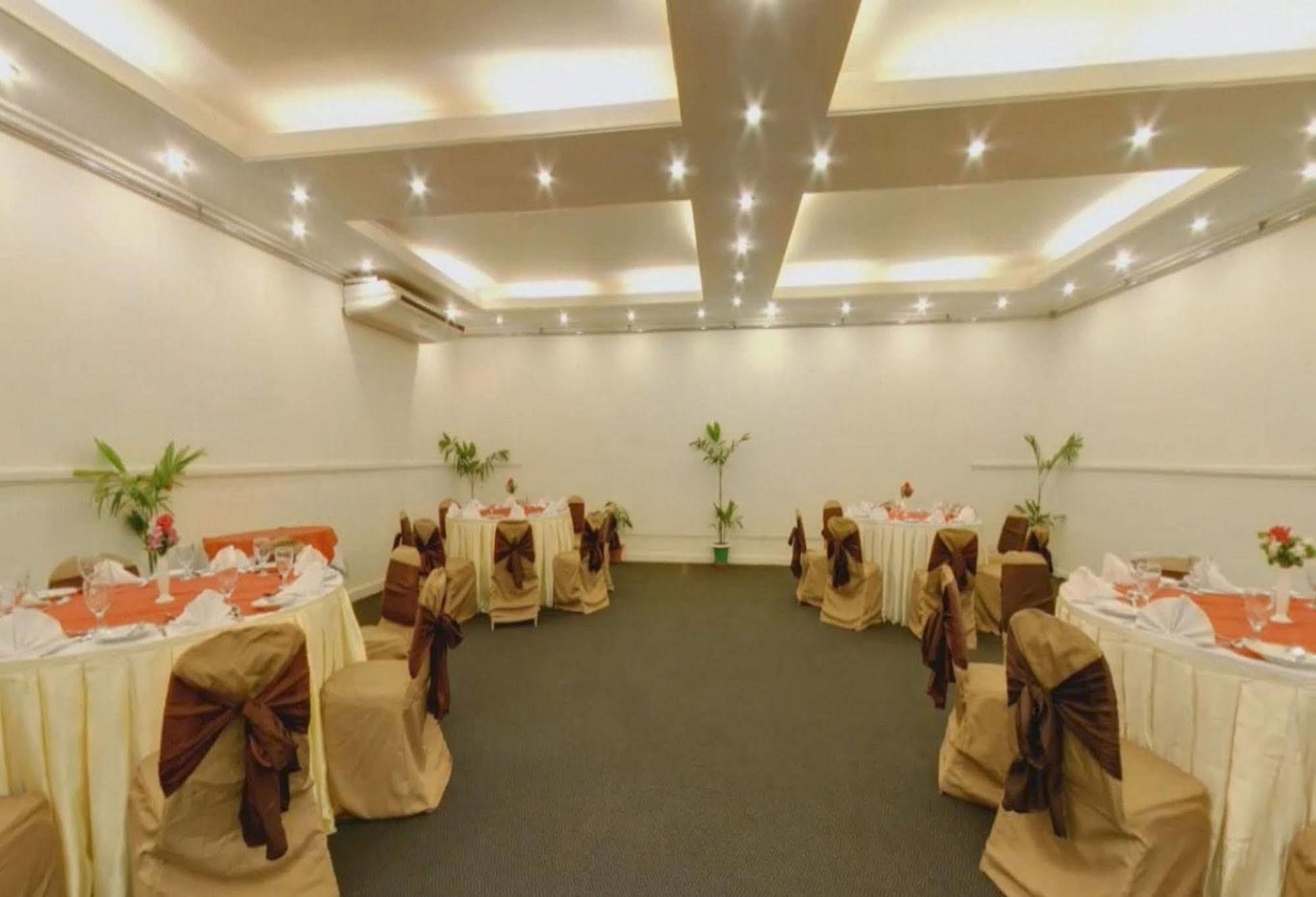 Hotel Agrabad Limited Chittagong Bagian luar foto